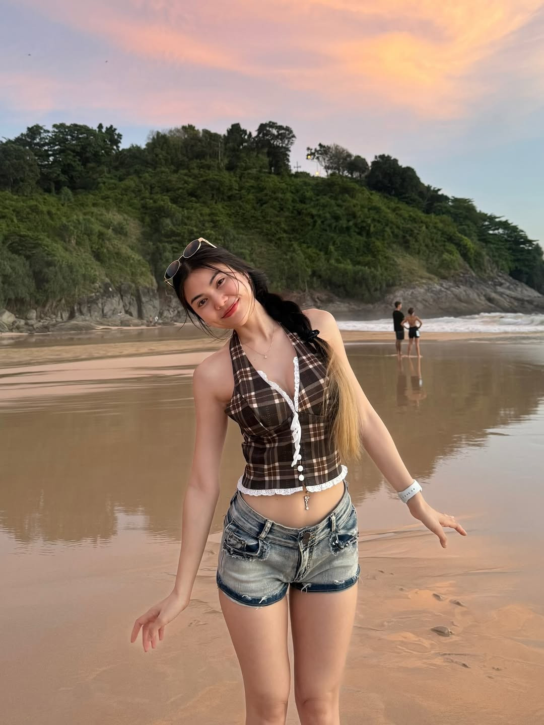 Trên trang cá nhân, ngoài công việc, cô nàng cũng thường xuyên chia sẻ về những chuyến du lịch đến các địa điểm khác nhau.