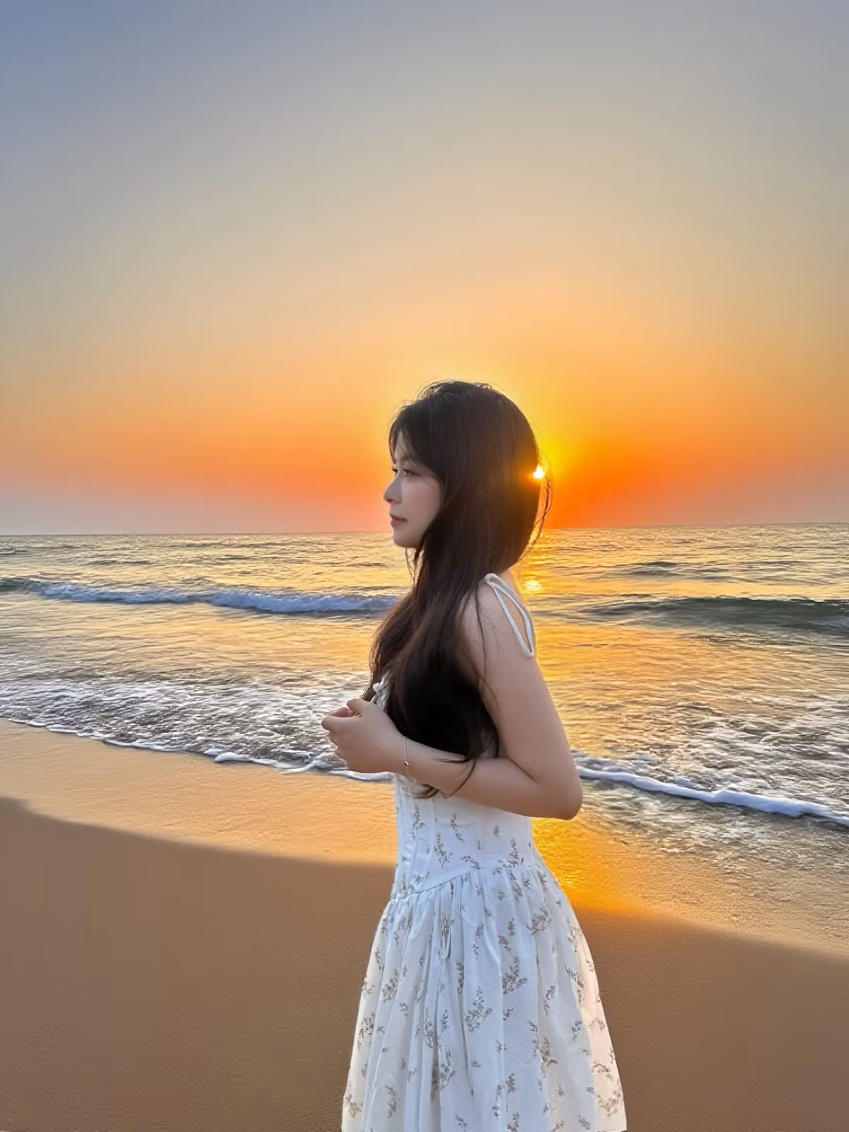 Trên trang cá nhân, cô nàng thường đăng tải những khoảnh khắc đời thường tự nhiên, đáng yêu.