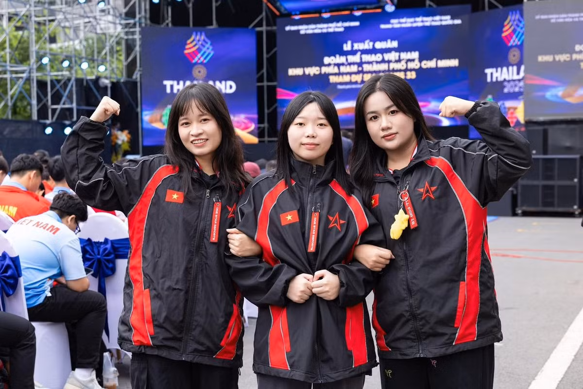 Không chỉ sở hữu kỹ năng thượng thừa tại bộ môn Liên Quân, những cô gái còn sở hữu vẻ ngoài xinh đẹp, phong thái tự tin đốn tim người hâm mộ. (Ảnh: One Star Esports)