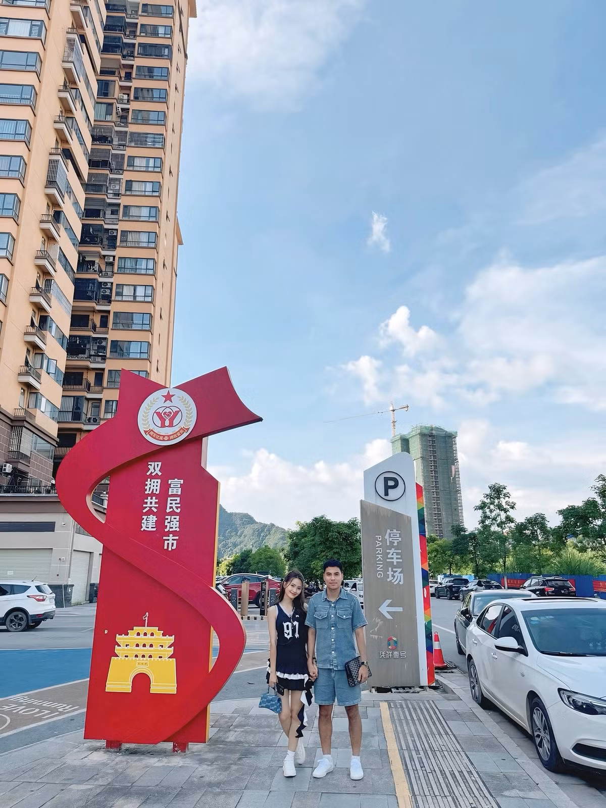 Loạt ảnh này đã nhanh chóng gây chú ý trên mạng xã hội, nhận được vô số lời khen ngợi về độ đẹp đôi và hạnh phúc của cặp đôi. (Ảnh: FB Nguyễn Huyền Trang)