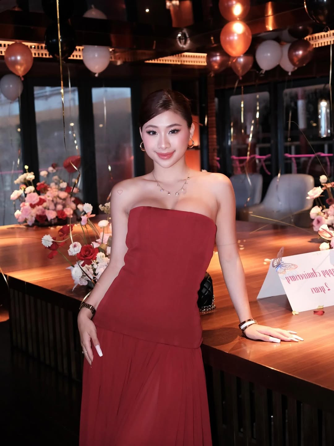 Cách đây vài ngày, Louis Phạm cũng chia sẻ khoảnh khắc ngọt ngào bên bạn trai Việt kiều nhân dịp kỷ niệm 2 năm yêu nhau.