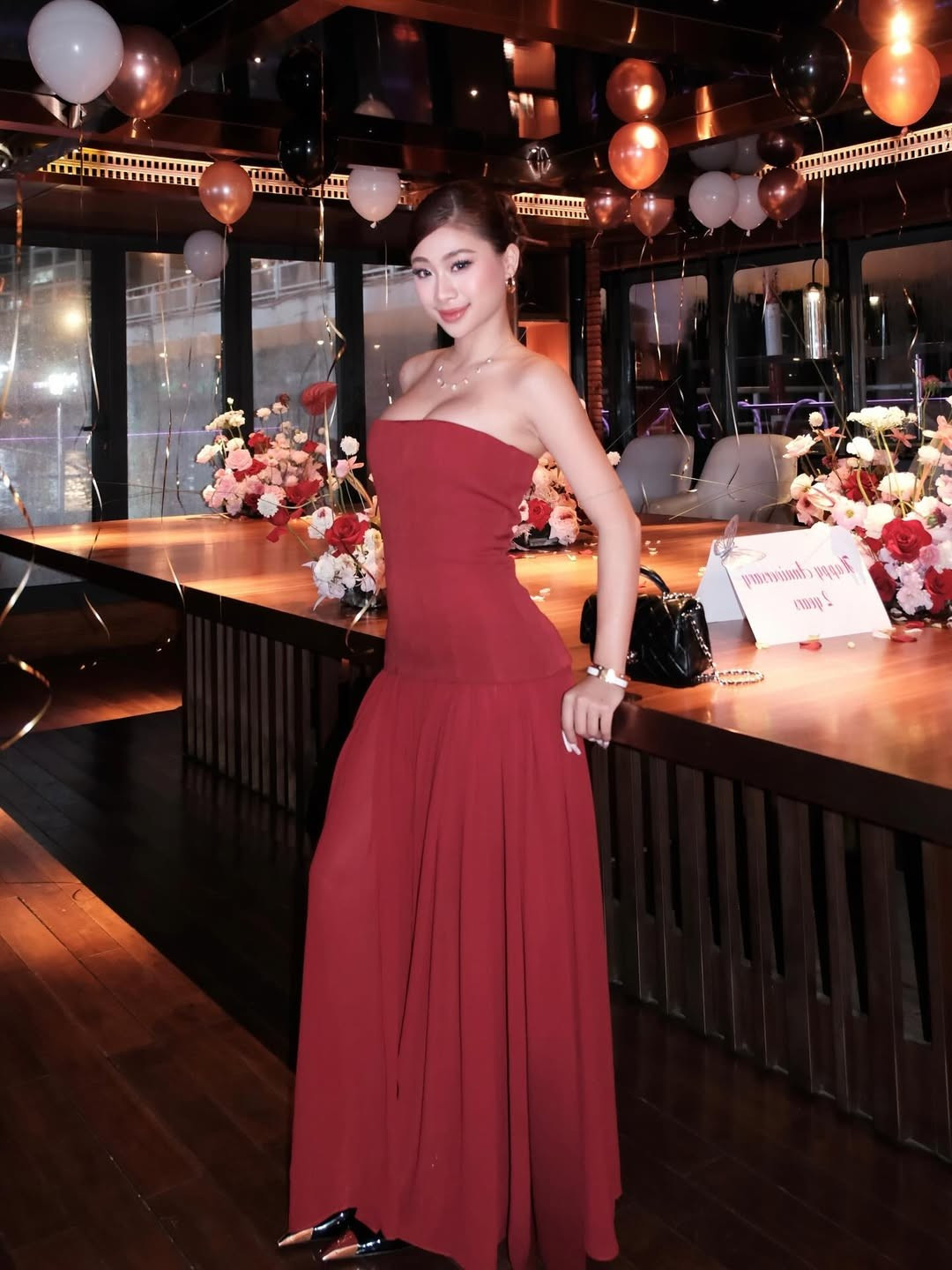 Mối tình này từng khiến nhiều người tiếc nuối khi Louis Phạm xác nhận chia tay vào tháng 4, và việc cả hai xóa ảnh chụp chung trên mạng xã hội vào tháng 3 đã dấy lên nhiều nghi vấn.