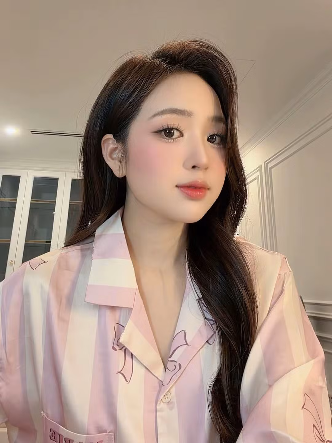 Phong cách thời trang chính là một trong những yếu tố giúp Lê Phương Anh giữ vững độ "hot" của mình. Cô không ngại thử sức với nhiều hình tượng khác nhau nhưng luôn lấy sự gợi cảm, quyến rũ làm chủ đạo. (Ảnh: IGNV)