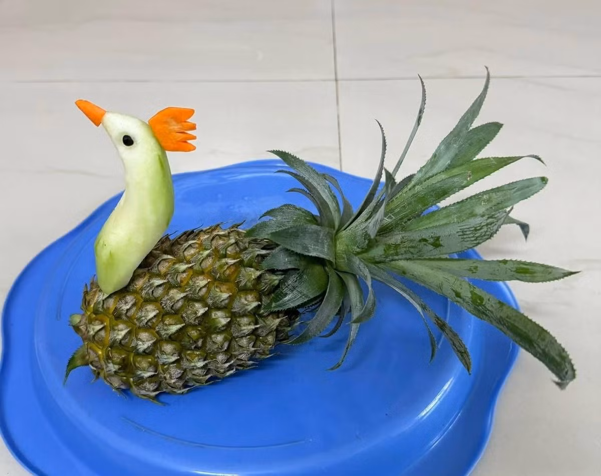 Những hình ảnh này ngay lập tức nhận được hàng ngàn lượt tương tác. Nhiều người không khỏi bật cười trước những tác phẩm tỉa tót này. (Ảnh: FB Phạm Chuyên)