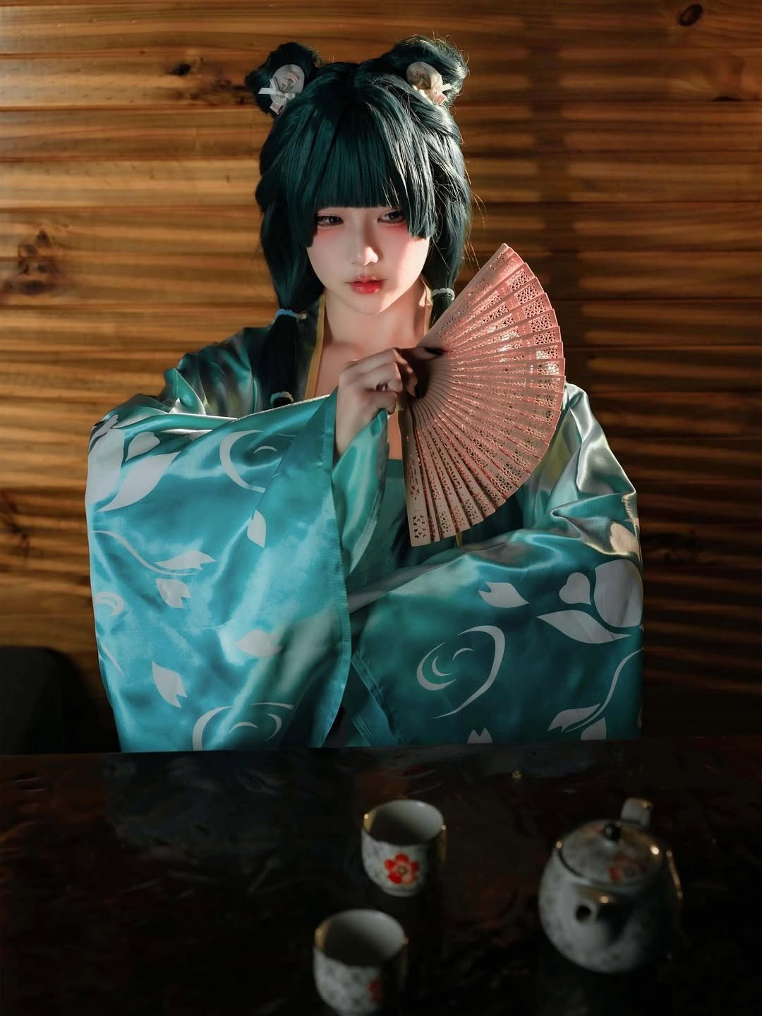 Sự đầu tư nghiêm túc vào trang phục kết hợp với thần thái diễn xuất chuyên nghiệp đã giúp cô nàng lột tả thành công vẻ đẹp vừa trong sáng vừa gợi cảm của vị tướng Janna. (Ảnh: IGNV)