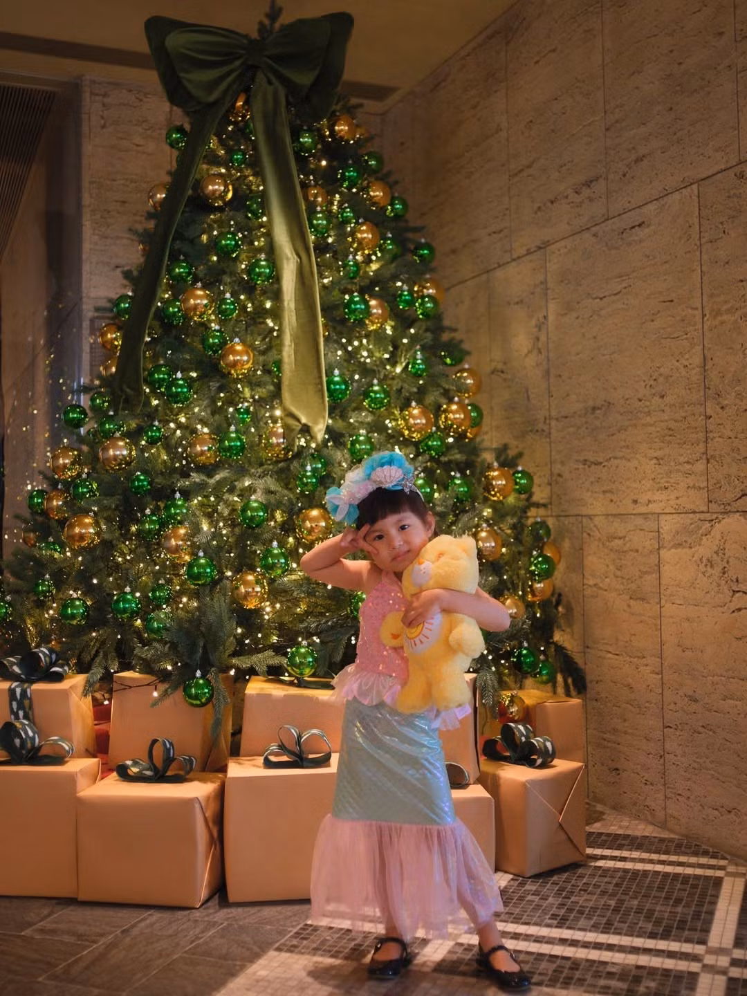 Bộ ảnh Giáng sinh sớm mới đây của bé Pam yêu ơi vừa đăng tải ngay lập tức đã thu hút hàng trăm nghìn lượt yêu thích bởi những biểu cảm vô cùng tự nhiên và đáng yêu. (Ảnh: @pamyeuoi)