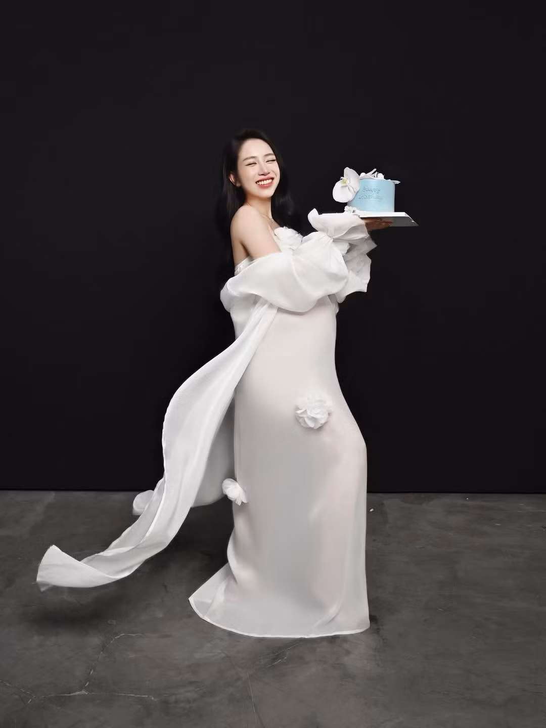 Đây là lần mang thai thứ tư của Joyce Phạm. Cô và chồng, thiếu gia Tâm Nguyễn, luôn nhận được sự quan tâm lớn từ công chúng.