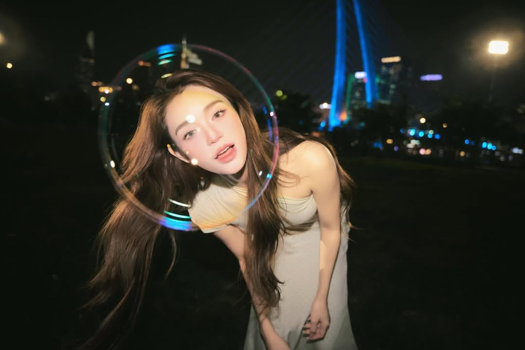 Loạt ảnh này của nàng Tiktoker hiện nhận về hơn 17.000 lượt yêu thích cùng rất nhiều bình luận xuýt xoa trước nhan sắc rạng rỡ của cô nàng. (Ảnh: IGNV)