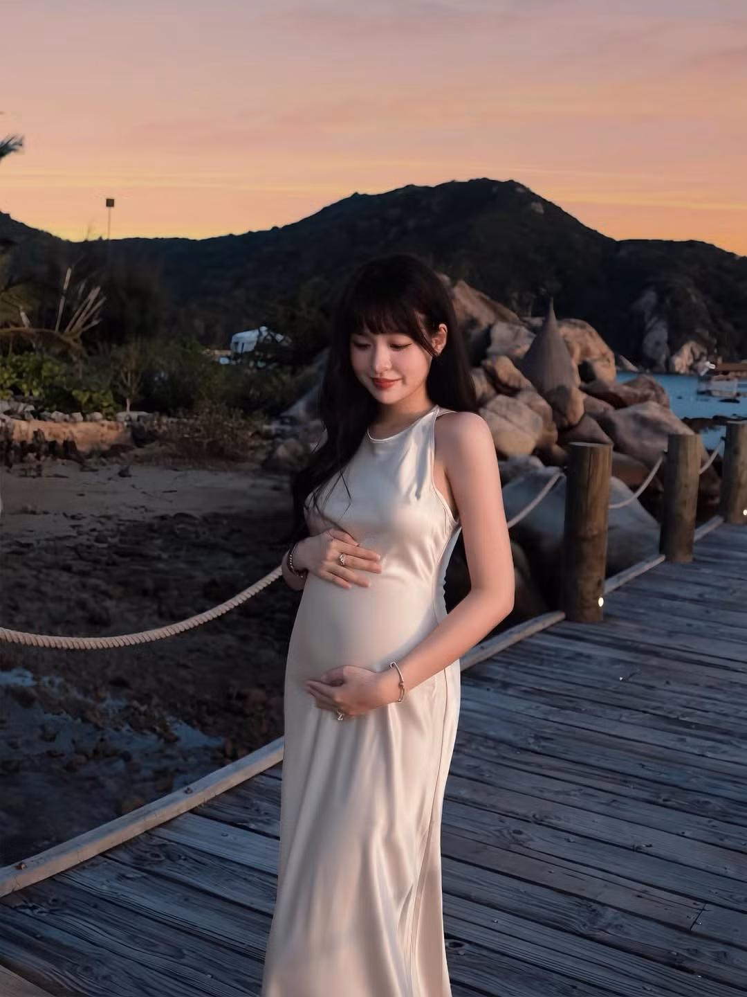 Trần Thanh Tâm nổi lên từ năm 2020 với biệt danh "hot girl trứng rán" sau khi thực hiện video "thả thính" viral: "Trứng rán cần mỡ, bắp cần bơ. Yêu không cần cớ, cần cậu cơ."