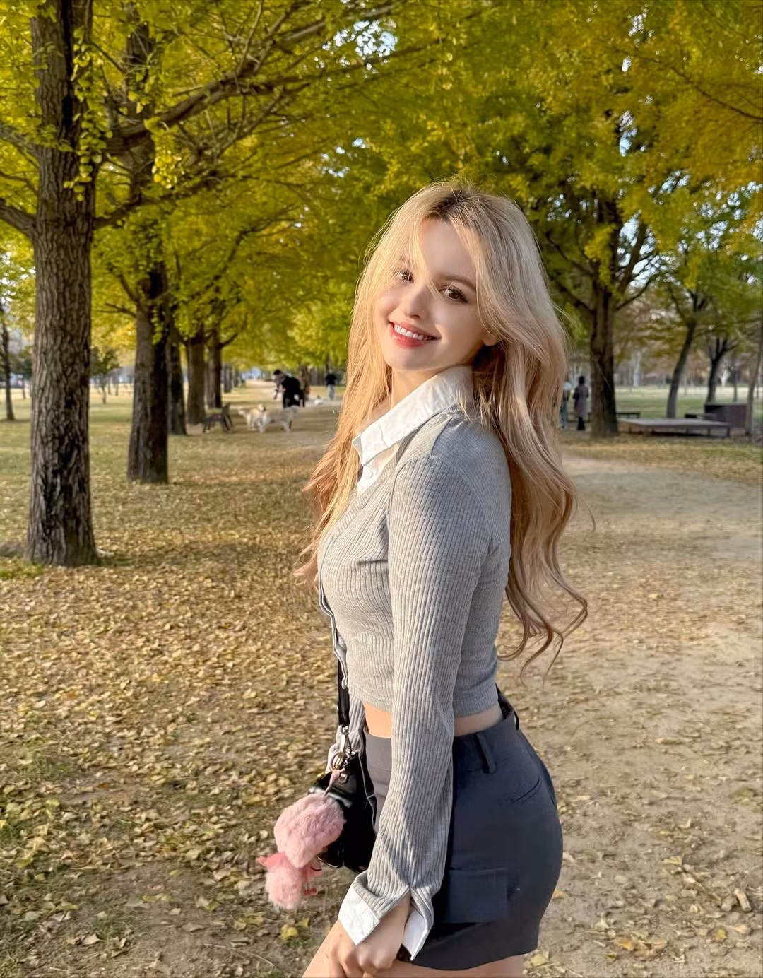 Nổi tiếng là "búp bê sống" hay "tiên nữ Uzbekistan," người mẫu ảnh Karimova Elina (sinh năm 1998) luôn thu hút mọi ánh nhìn nhờ vẻ đẹp lai hoàn hảo, ngọt ngào. (Ảnh: IGNV)