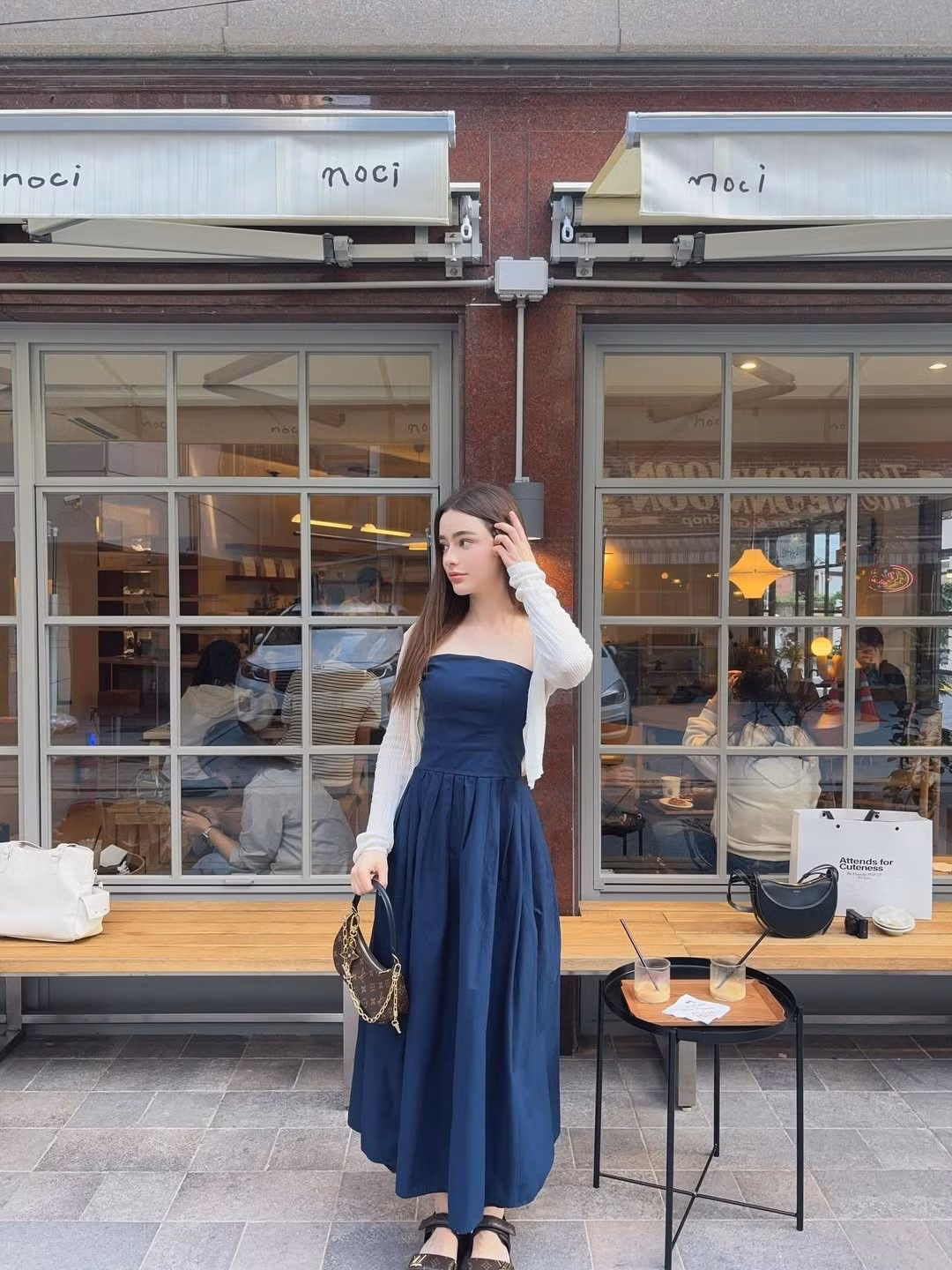 Cô nàng nổi tiếng với phong cách trang điểm nhẹ nhàng, tự nhiên, nhưng vẫn làm nổi bật lên những đường nét gương mặt quyến rũ. (Ảnh: IGNV)