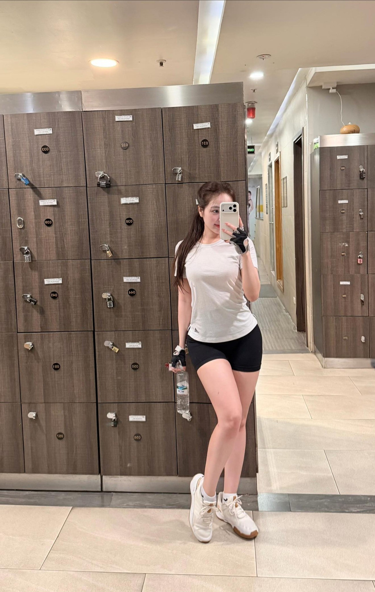 Để có được vóc dáng chuẩn chỉnh như hiện tại, Lê Phương Anh đã phải trải qua một quá trình luyện tập vô cùng nghiêm túc. Trên trang cá nhân, người đẹp thường xuyên chia sẻ những khoảnh khắc miệt mài trong phòng gym. (Ảnh: IGNV)