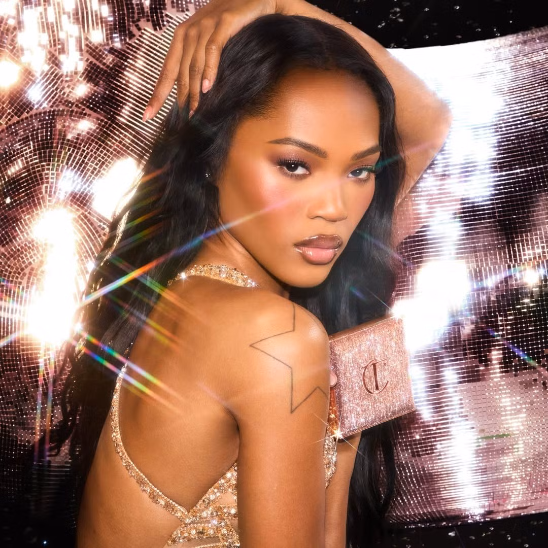 Trước đó, Blackwell góp mặt tại một số tuần lễ thời trang nổi tiếng với tư cách là YouTuber/Influencer và người mẫu ảnh. (Ảnh: IGNV)