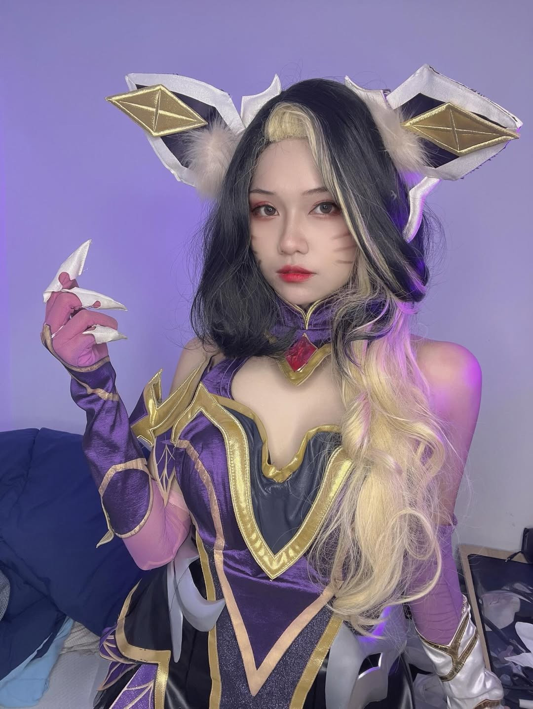 Ahri là một trong những vị tướng được yêu thích nhất trong Liên Minh Huyền Thoại (LMHT), nổi tiếng với vẻ đẹp quyến rũ và hình tượng Hồ Ly 9 đuôi ma mị. Đây cũng là nhân vật thường xuyên được các cosplayer lựa chọn để hóa thân. (Ảnh: IGNV)