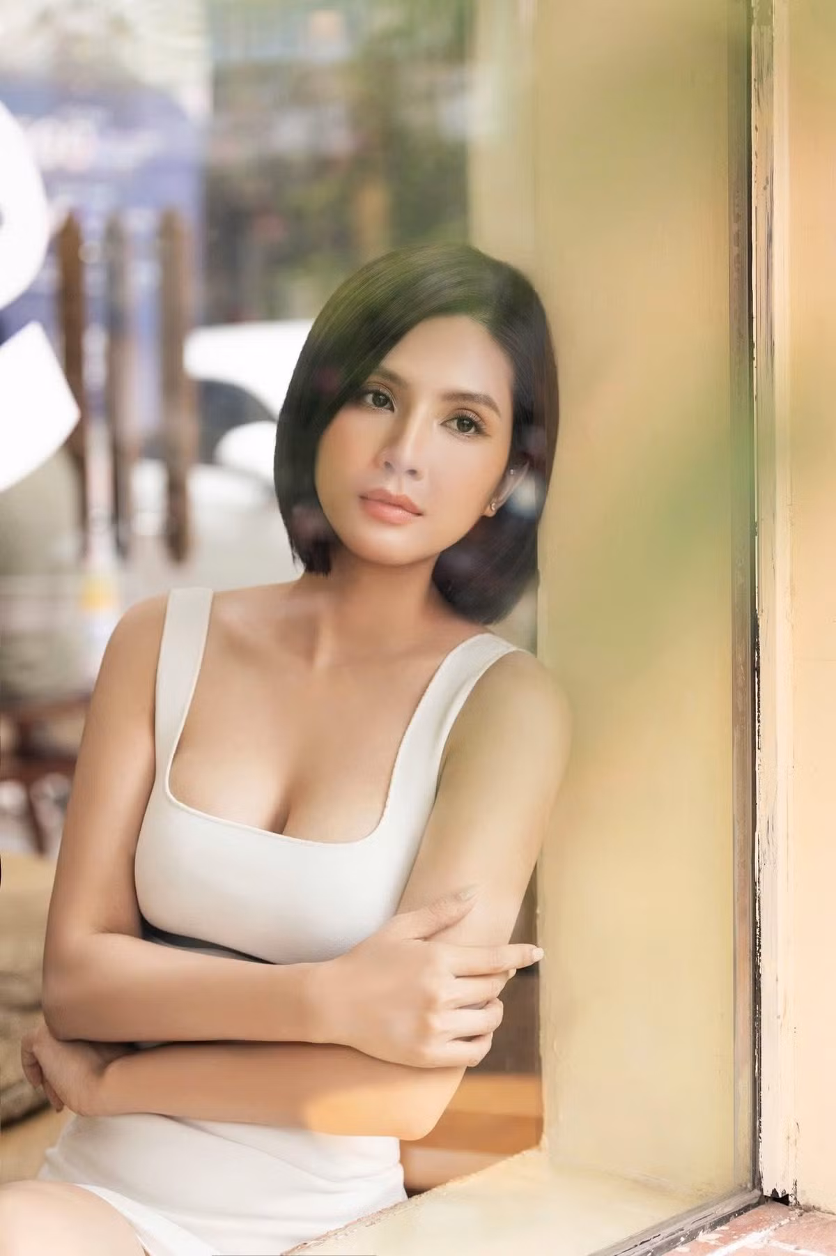 Trên trang cá nhân 532.000 người theo dõi, Thiên An mới đây đã thu hút sự chú ý với diện mạo mới qua loạt ảnh đăng tải không lâu. Nhiều người bày tỏ bất ngờ với sự "lột xác" vẻ ngoài này của cô nàng.