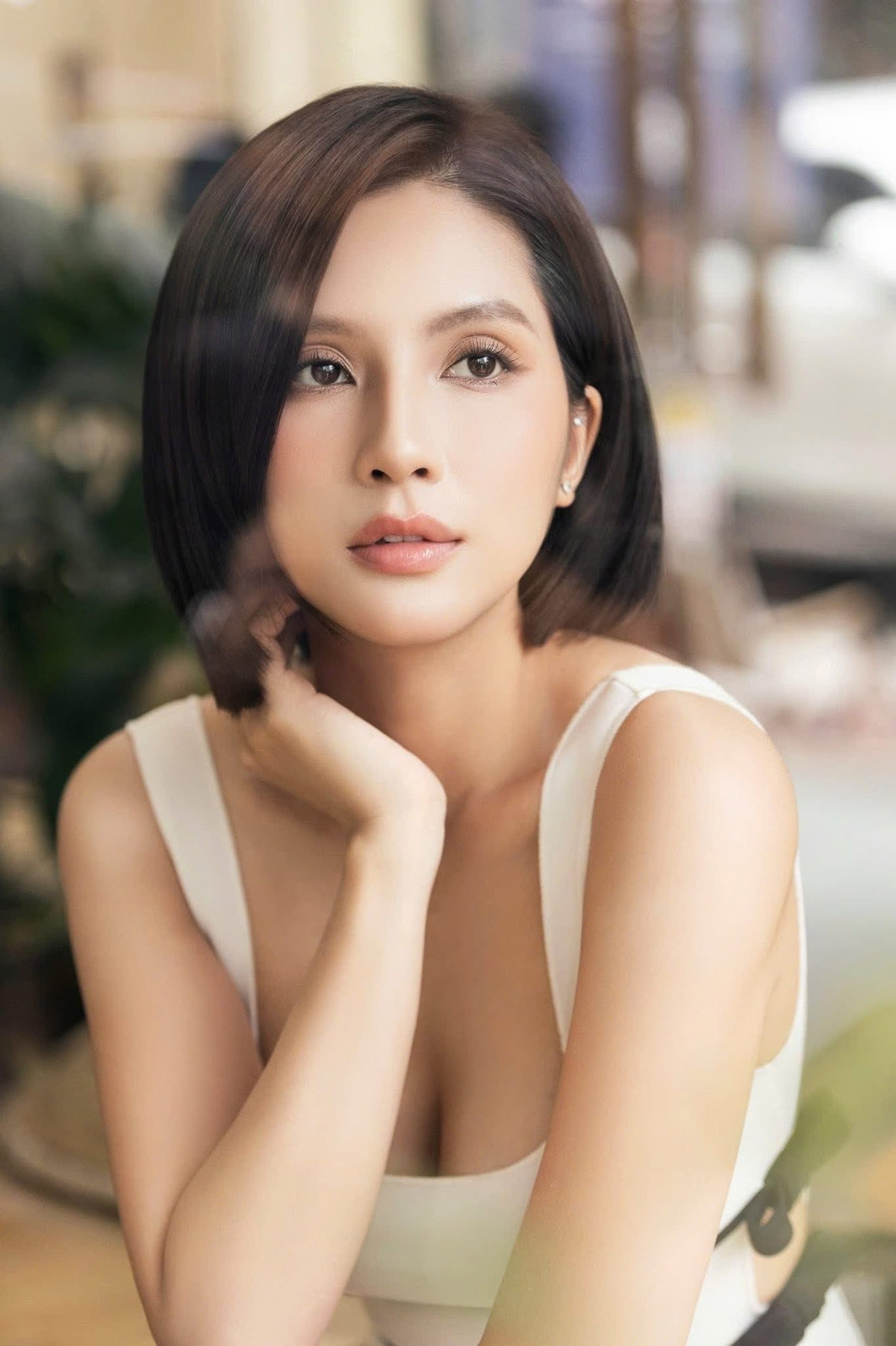 Phong cách mới giúp Thiên An ghi điểm bởi sự trưởng thành và cuốn hút, khác hẳn vẻ ngây thơ, dịu dàng trước đây.