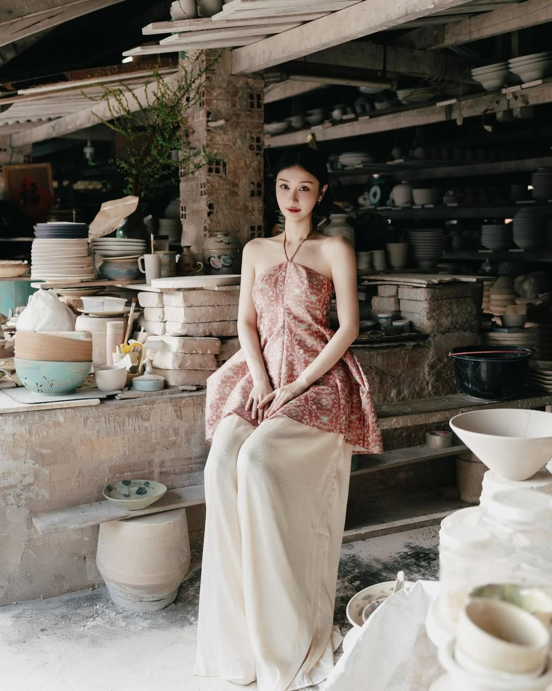 Bước sang ngưỡng cửa tuổi 30, cô không còn đóng khung trong hình tượng "băng thanh ngọc khiết" mà thường xuyên thay đổi phong cách. (Ảnh: IGNV)