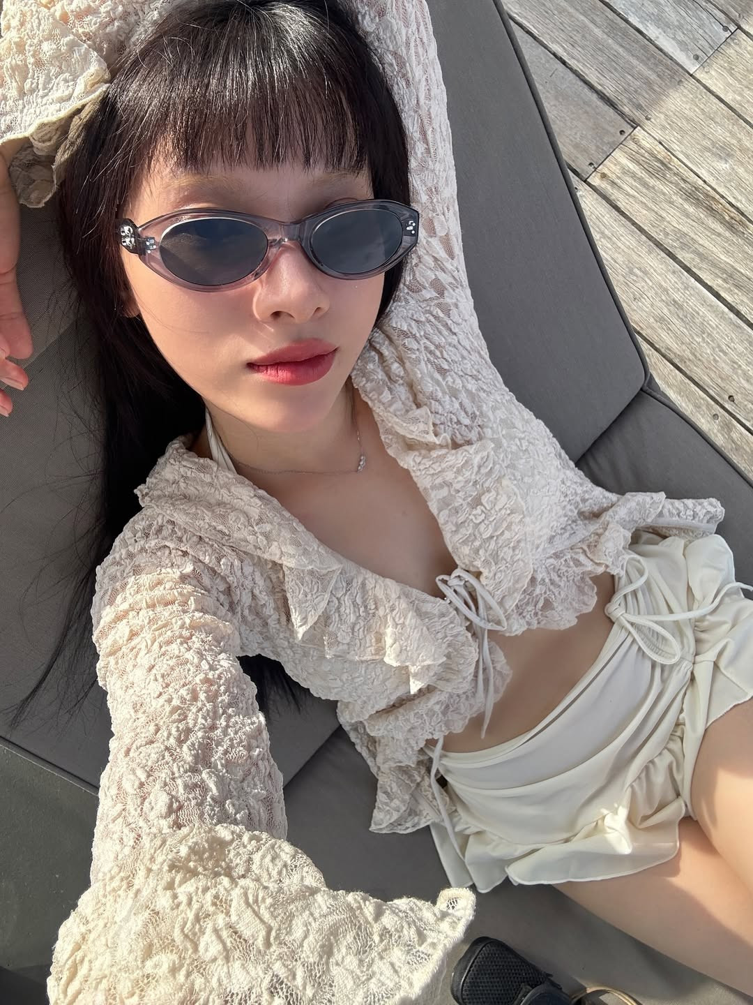 Nhiều người đã tinh ý nhận ra chuyến đi này không chỉ có các cô nàng "em xinh" mà còn dàn "tệp đính kèm" cực kỳ chất lượng. (Ảnh: IG @mymyismeh)