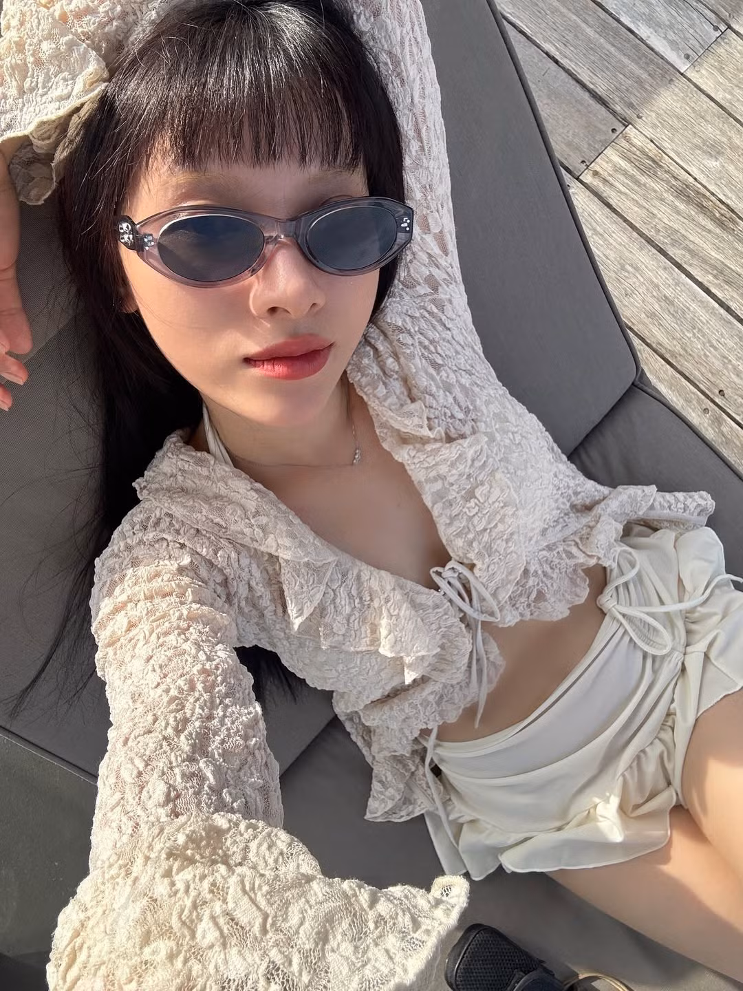 Nhiều người đã tinh ý nhận ra chuyến đi này không chỉ có các cô nàng "em xinh" mà còn dàn "tệp đính kèm" cực kỳ chất lượng. (Ảnh: IG @mymyismeh)