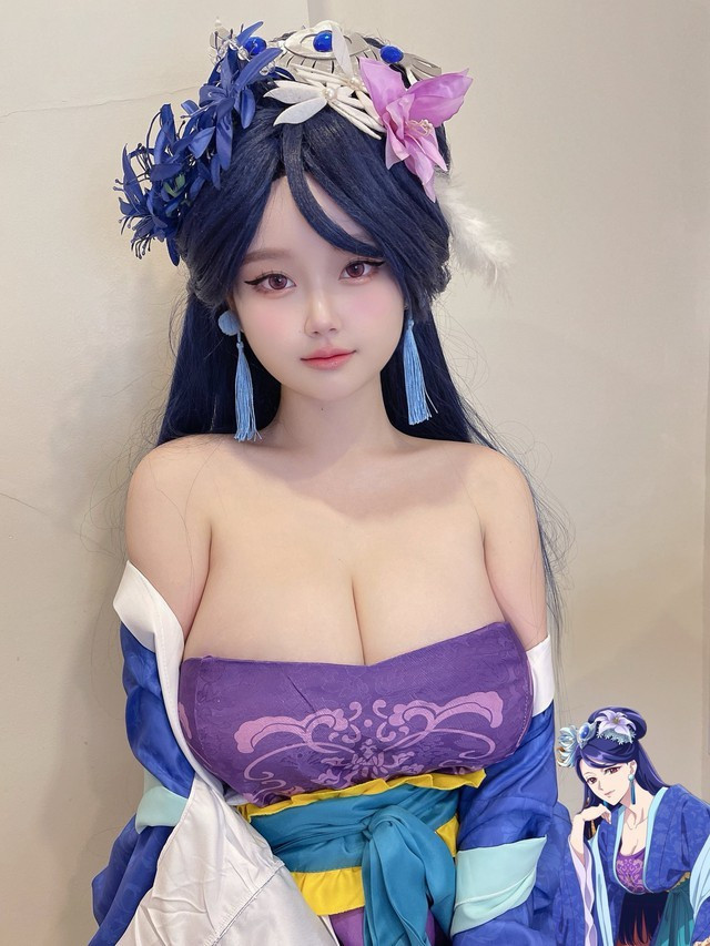 Điều khiến người xem "đứng hình" chính là vóc dáng nóng bỏng, đặc biệt là vòng một đầy đặn, tạo nên sự tương phản mạnh mẽ với gương mặt trẻ thơ. (Ảnh: IGNV)