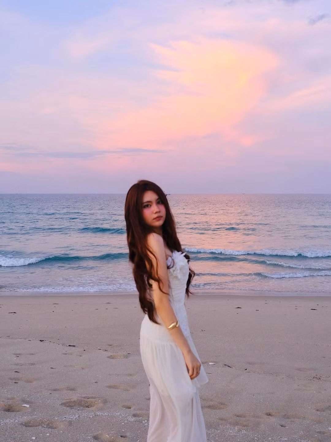 Hạt Dẻ được đánh giá là những mỹ nhân thế hệ mới, vừa xinh đẹp vừa giỏi giang lại biết cách ứng xử, luôn nhận được vô vàn cảm tình từ netizen.