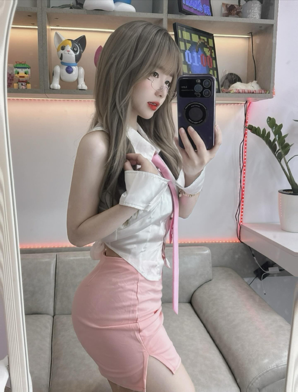 Nguyễn Thị Thùy Trang là hot girl quen thuộc trên mạng xã hội với biệt danh "hot girl mét rưỡi" hay "nữ gymer truyền cảm hứng" nhờ hành trình thay đổi bản thân đầy ấn tượng. (Ảnh: IGNV)