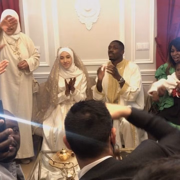 Những bài đăng này tuy ngắn gọn nhưng chứa đựng trọn vẹn tình cảm của một người vợ luôn đứng sau ủng hộ chồng mình trong hành trình chinh phục đỉnh cao bóng đá thế giới. (Ảnh: IGNV)