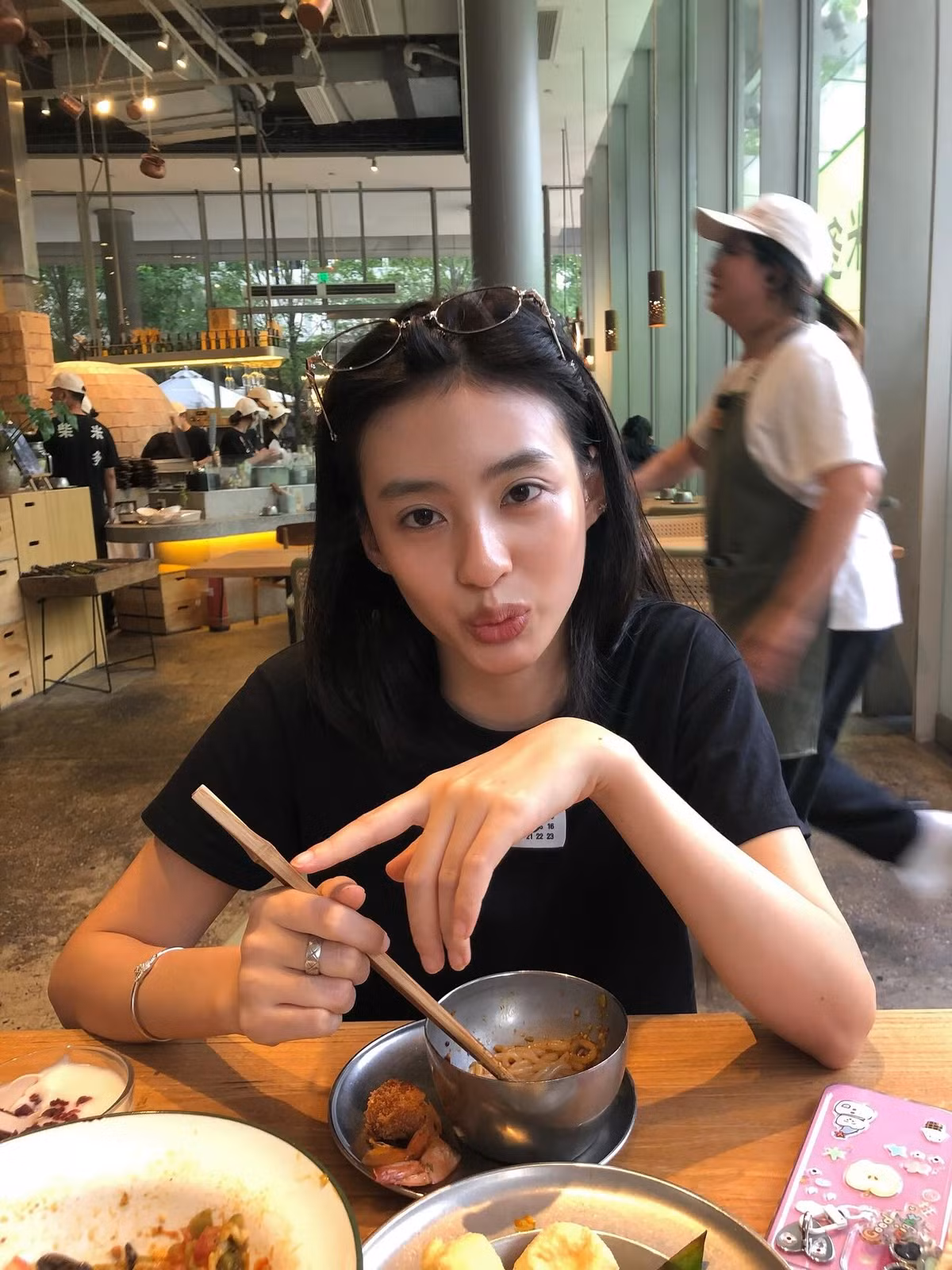 Không chỉ vậy, Minh Ngọc cũng từng gây chú ý khi được đề cử vào Danh sách 100 gương mặt đẹp nhất thế giới (năm 2020) của TC Candler.