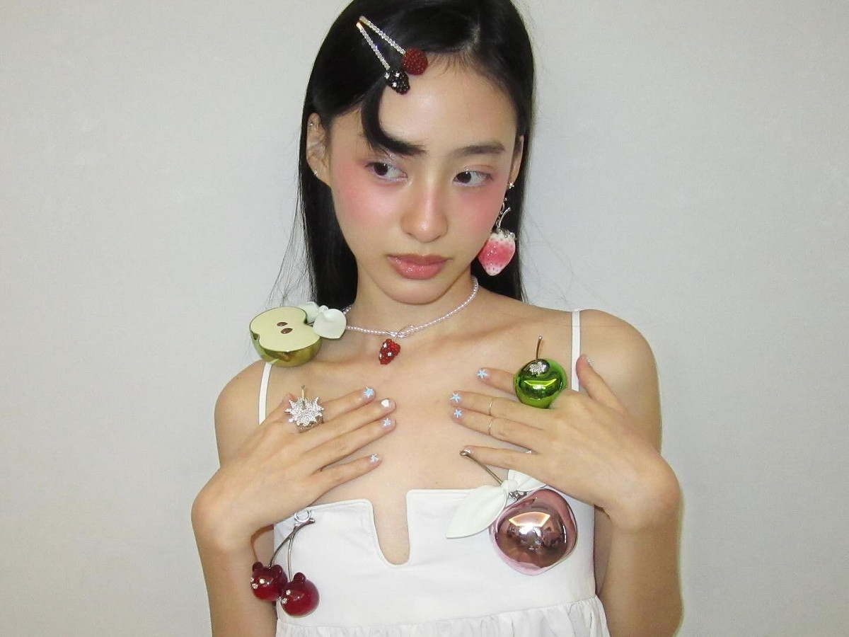 Công thức phối đồ không cầu kỳ, dễ lên đồ trong phút mốt nhưng vẫn đảm bảo đẹp, thời thượng và sành điệu.