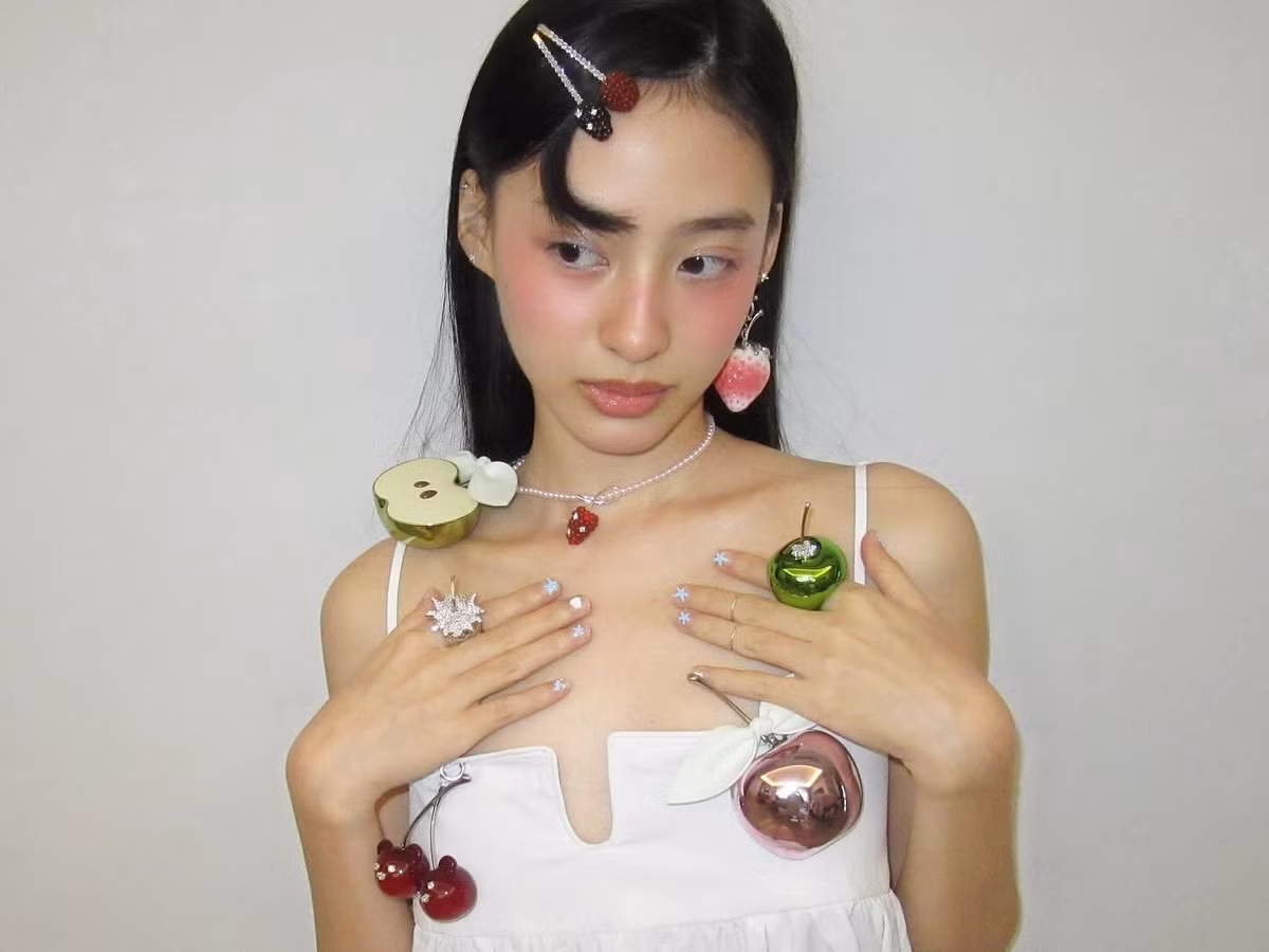 Công thức phối đồ không cầu kỳ, dễ lên đồ trong phút mốt nhưng vẫn đảm bảo đẹp, thời thượng và sành điệu.