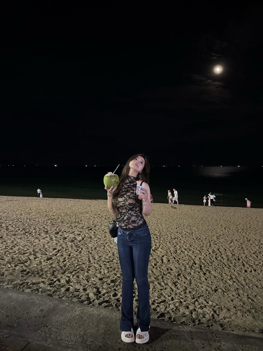 Bộ ảnh đã thu hút hàng chục nghìn lượt tương tác chỉ trong thời gian ngắn. Nhiều người hâm mộ đã để lại bình luận khen ngợi vóc dáng "cực phẩm" của Pô và bày tỏ sự ngưỡng mộ trước sự tự tin của cô. (Ảnh: Instagram @too.polang.3)