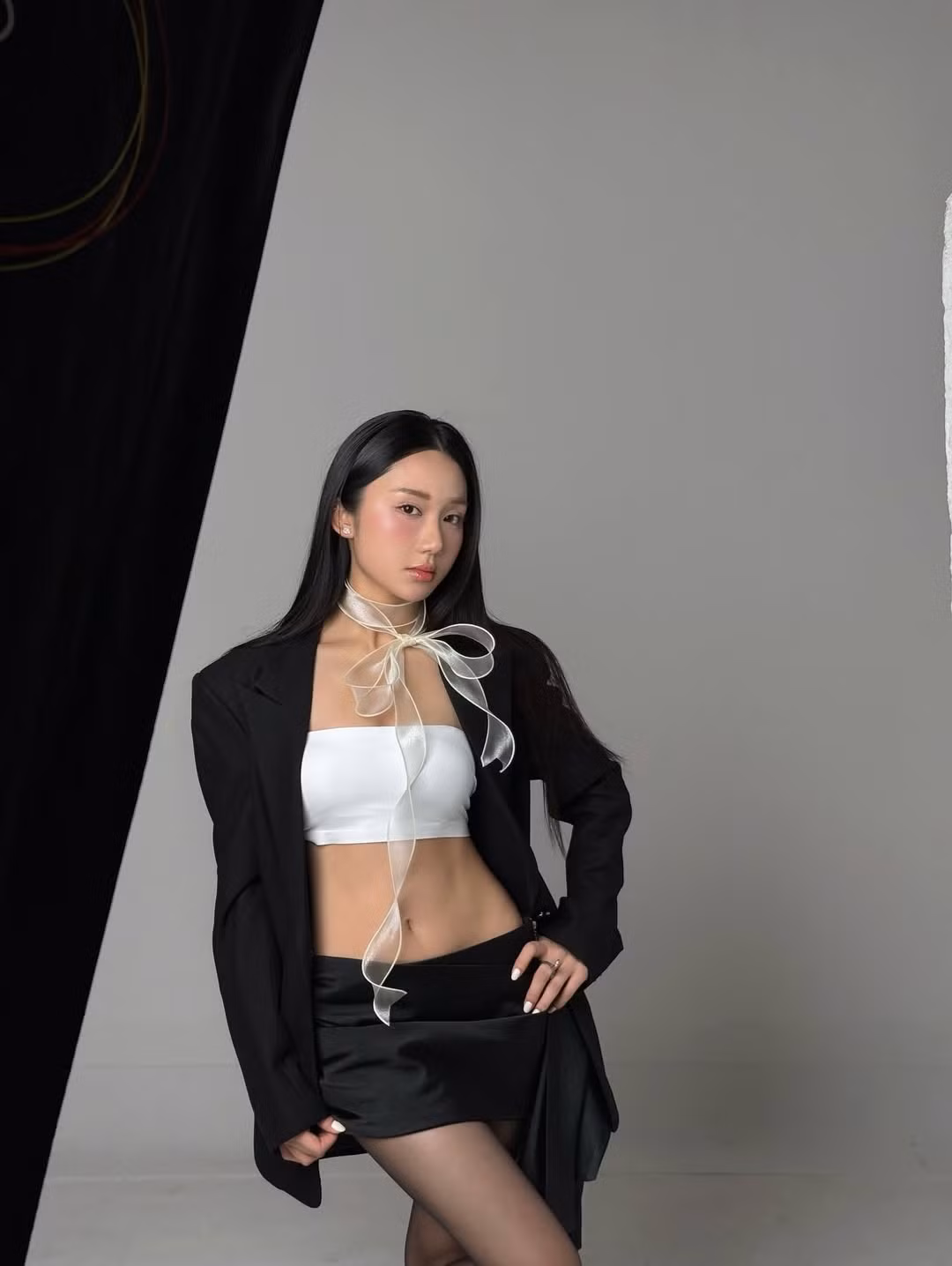 Dù là ở những góc chụp cận mặt khoe visual "không góc chết" hay những khung hình toàn thân bắt trọn vóc dáng, Mina Young đều toát lên khí chất của một người mẫu chuyên nghiệp. (Ảnh: IGNV)