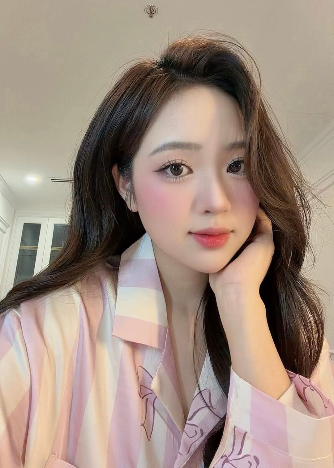 Có thể thấy, sự kết hợp giữa nhan sắc ngọt ngào và phong cách gợi cảm, khỏe khoắn đã giúp Lê Phương Anh giữ vững vị thế là một trong những hot girl được yêu thích nhất hiện nay. (Ảnh: IGNV)