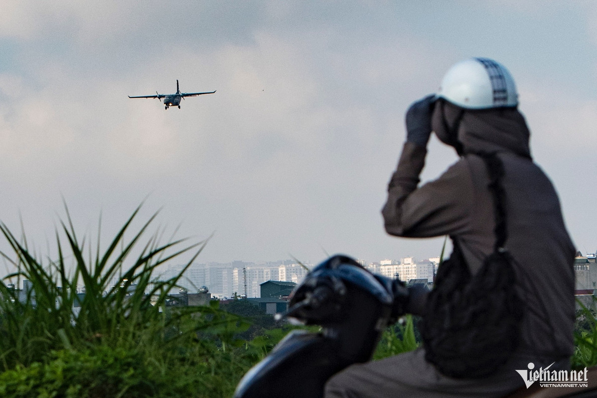 Sự chênh lệch về kích thước, trọng lượng và đặc tính tốc độ bay giữa C-295 và C-212 tạo ra một bài toán khó cho việc tập luyện cho các phi công.