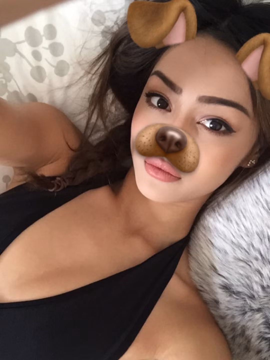 Trong cơn bão hoài niệm về khoảng thời gian 10 năm trước, đặc biệt là xu hướng "throwback 2016" đang rầm rộ trên mạng xã hội, cái tên Lily Maymac một lần nữa trở thành tâm điểm. Vừa qua, "nữ hoàng son nude" đã khiến người hâm mộ đứng ngồi không yên khi đăng tải loạt ảnh cũ - thời điểm cô bắt đầu định nghĩa lại tiêu chuẩn cái đẹp cho hàng triệu cô gái châu Á. (Ảnh: IGNV)