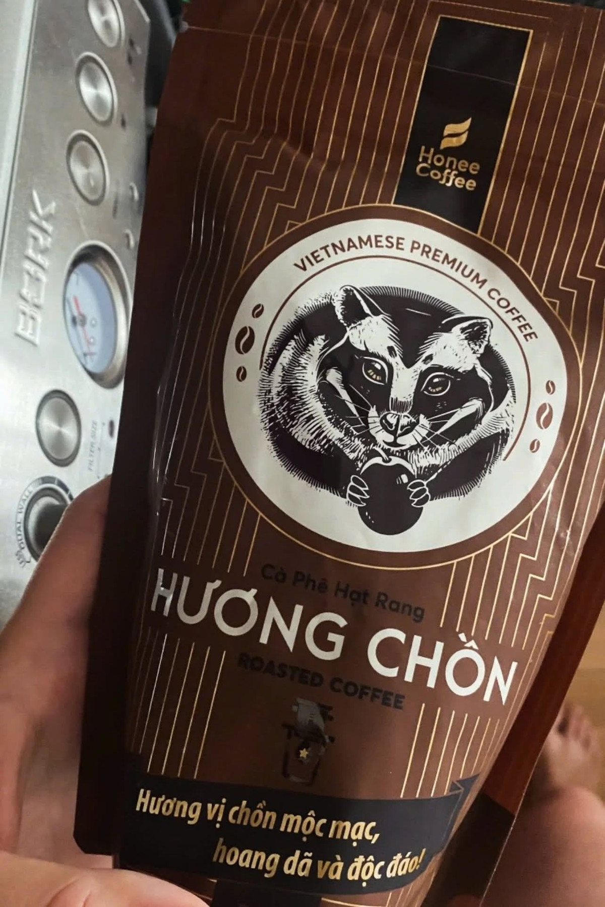 Vợ Mikhailov chia sẻ hình ảnh cà phê hạt rang kèm dòng chú thích "cà phê rất ngon". (Ảnh: Tổng hợp)