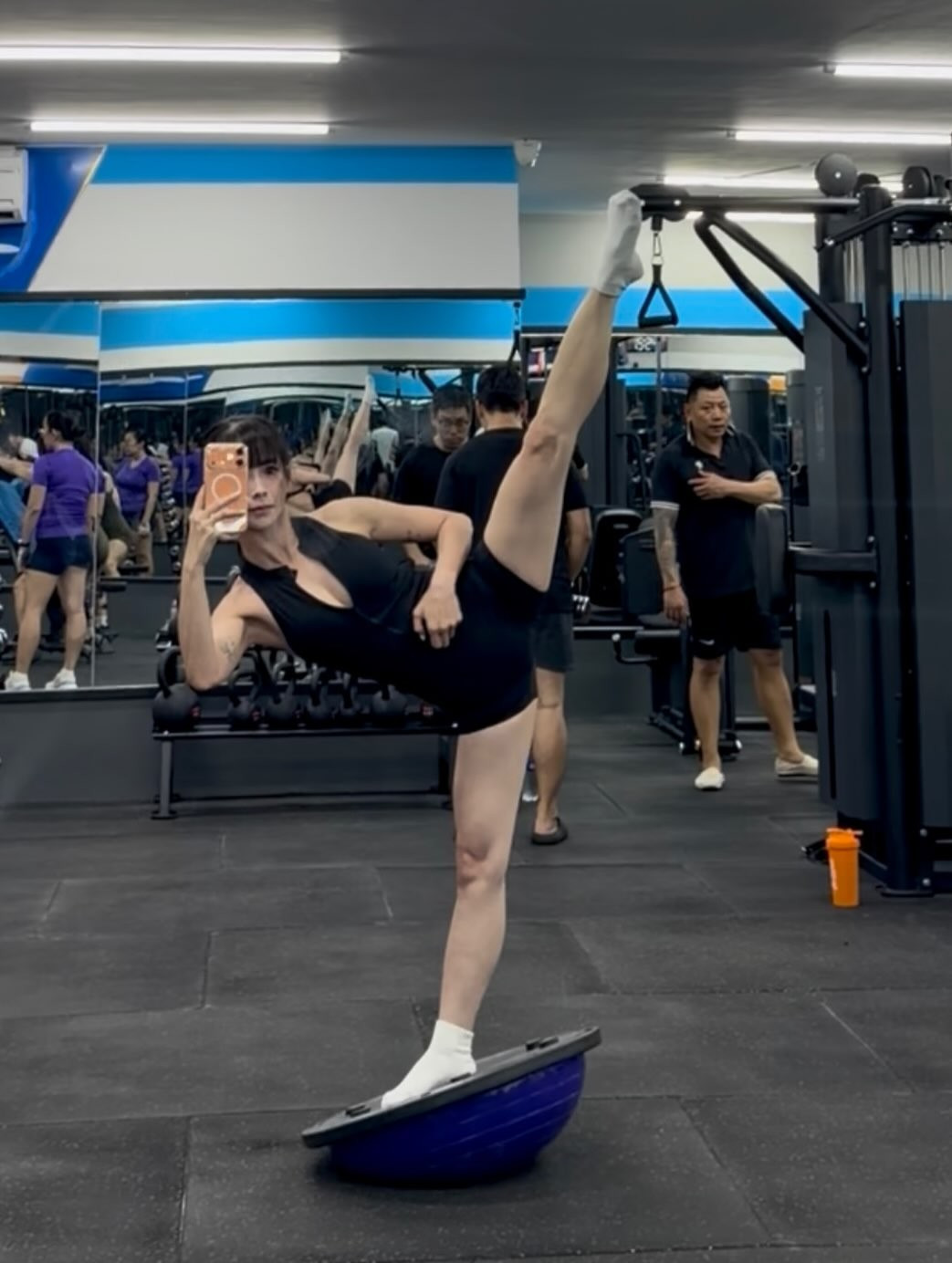 Sau khi tham gia chương trình "Chị đẹp đạp gió rẽ sóng", tên tuổi nàng hot girl làng võ được nhiều người biết đến hơn. Cô thường xuyên được mời đến những sự kiện lớn. (Ảnh: IGNV)