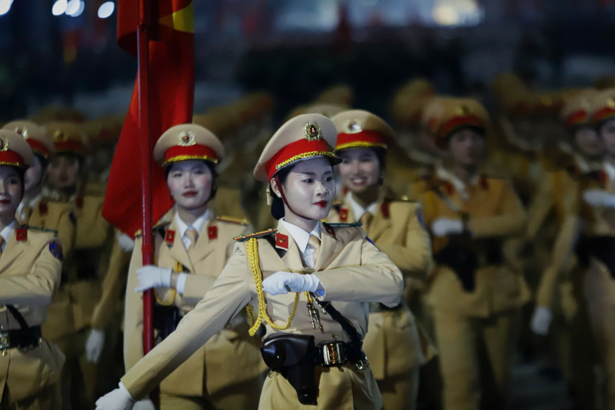 Trong dịp 2/9, TP Hà Nội triển khai lắp đặt 20 màn hình LED cỡ lớn tại 19 địa điểm công cộng trọng điểm để phục vụ nhân dân. Các màn hình LED sẽ phát sóng trực tiếp lễ diễu binh, diễu hành cùng nhiều chương trình văn hóa, nghệ thuật, phim tư liệu lịch sử... giúp người dân và du khách dễ dàng theo dõi sự kiện trọng đại của đất nước.