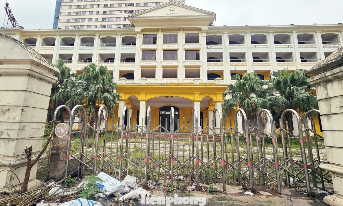 Nhiều hạng mục khách sạn Sông Nhuệ hiện xuống cấp, nhếch nhác...