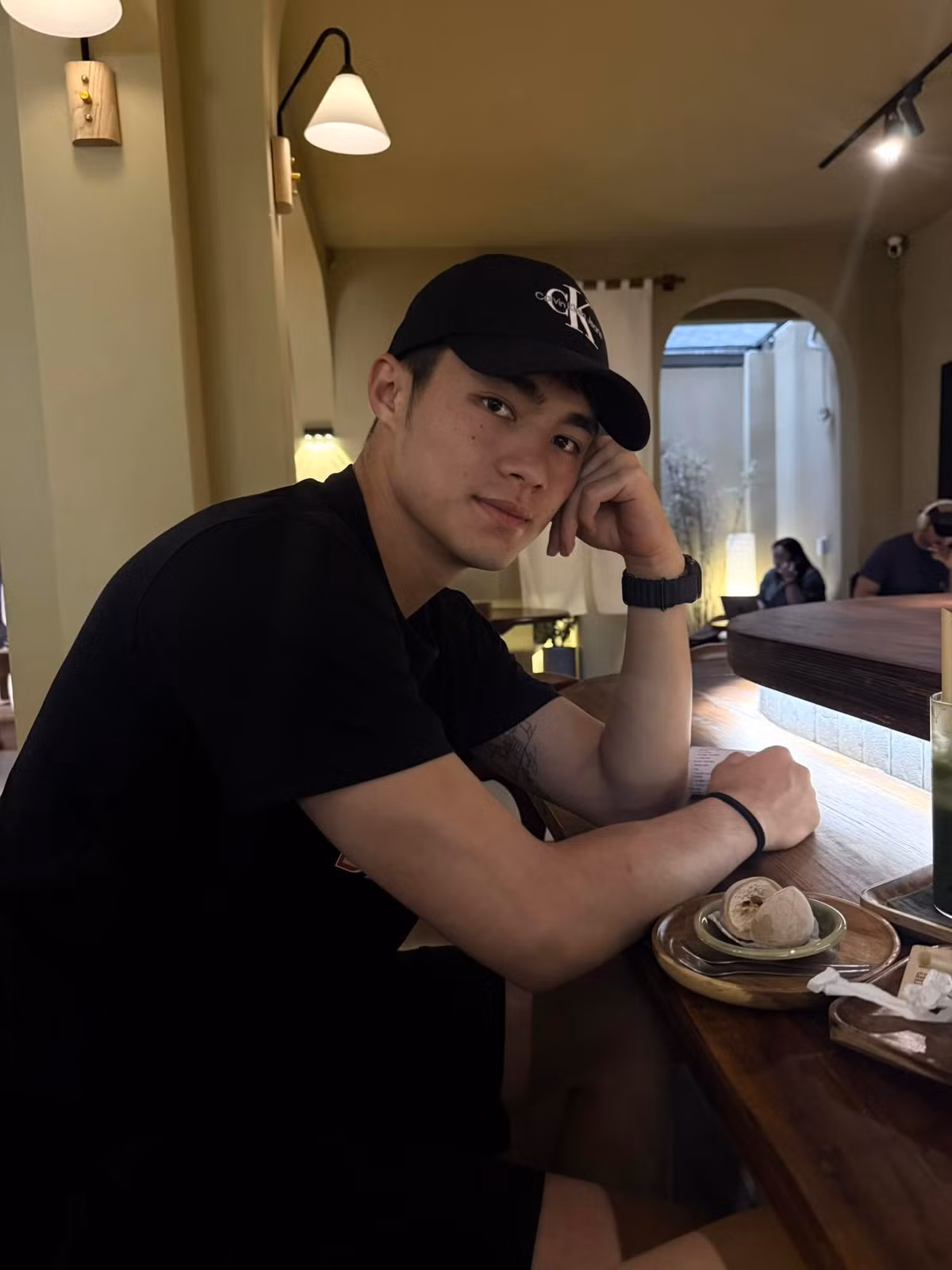 Bên cạnh khả năng chơi bóng, Trung Kiên cũng là một trong những thủ thành chiếm được cảm tình từ đông đảo người hâm mộ bởi tính cách hiền lành, kiệm lời. (Ảnh: FBNV)