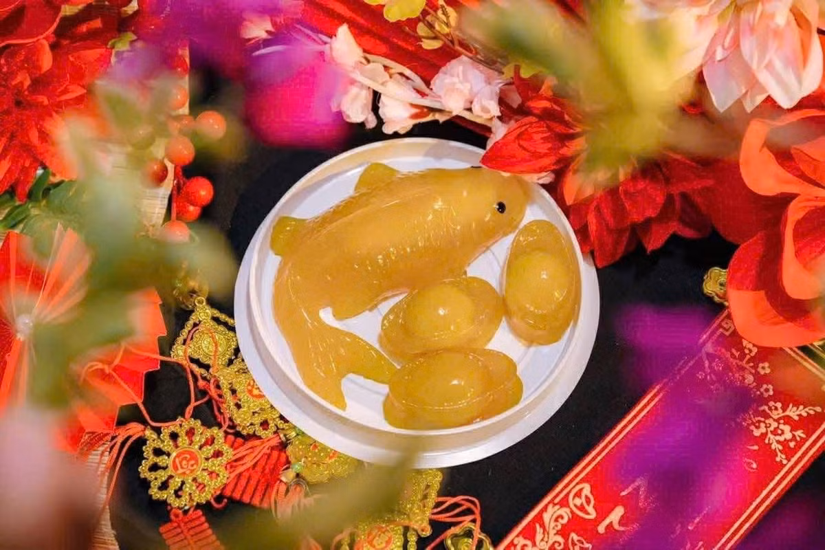 Sự kết hợp giữa màu sắc tự nhiên từ rau củ và kỹ thuật đổ khuôn tinh xảo khiến bất cứ ai nhìn vào cũng phải trầm trồ.