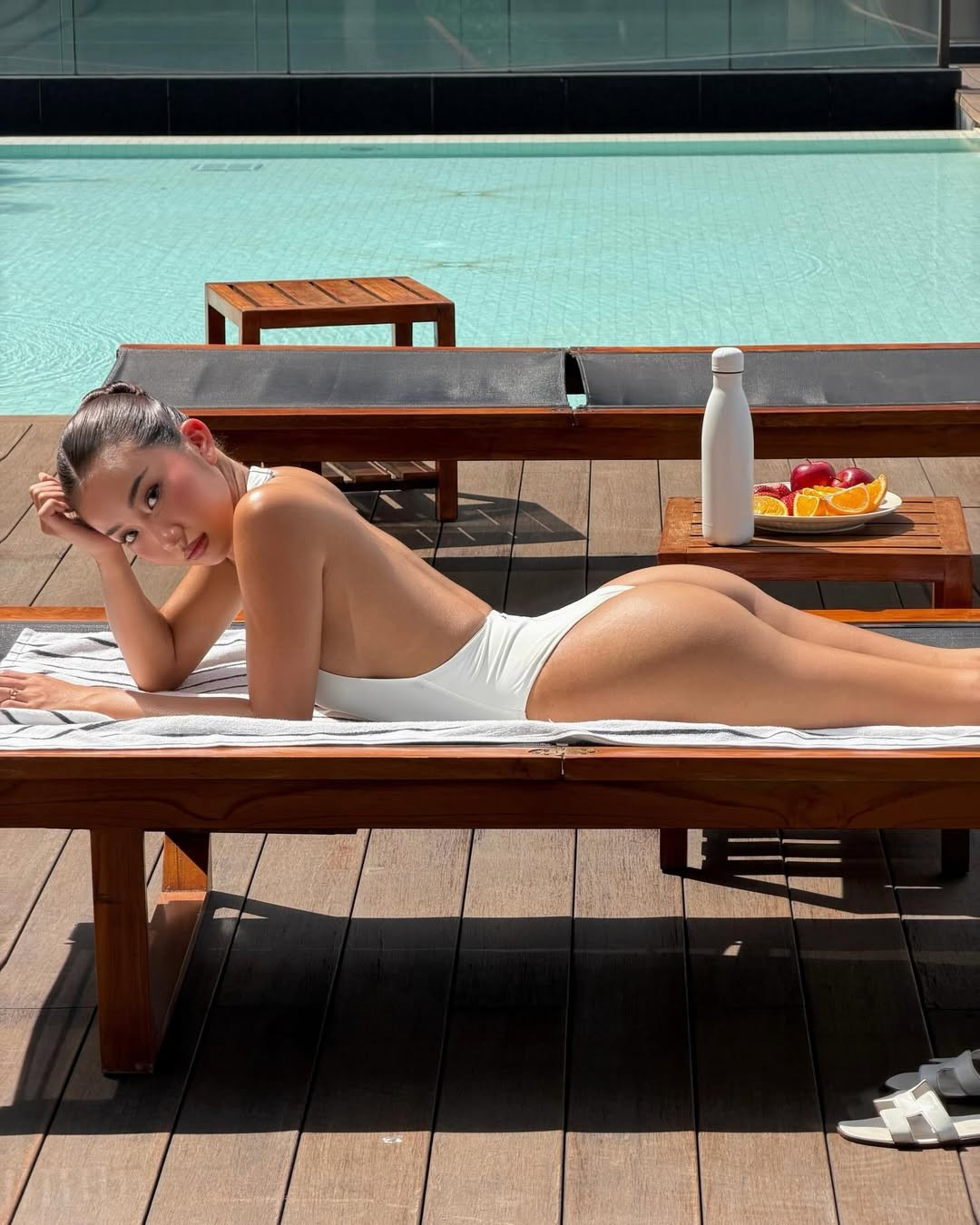 So với hình ảnh "chín ép" thời mới nổi tiếng, Huyền 2k4 ngày càng thăng hạng về nhan sắc. Chính phong cách phóng khoáng, gợi cảm đã làm nên nét riêng của cô nàng giữa "rừng" mỹ nhân Tiktok hiện tại. (Ảnh: IGNV)