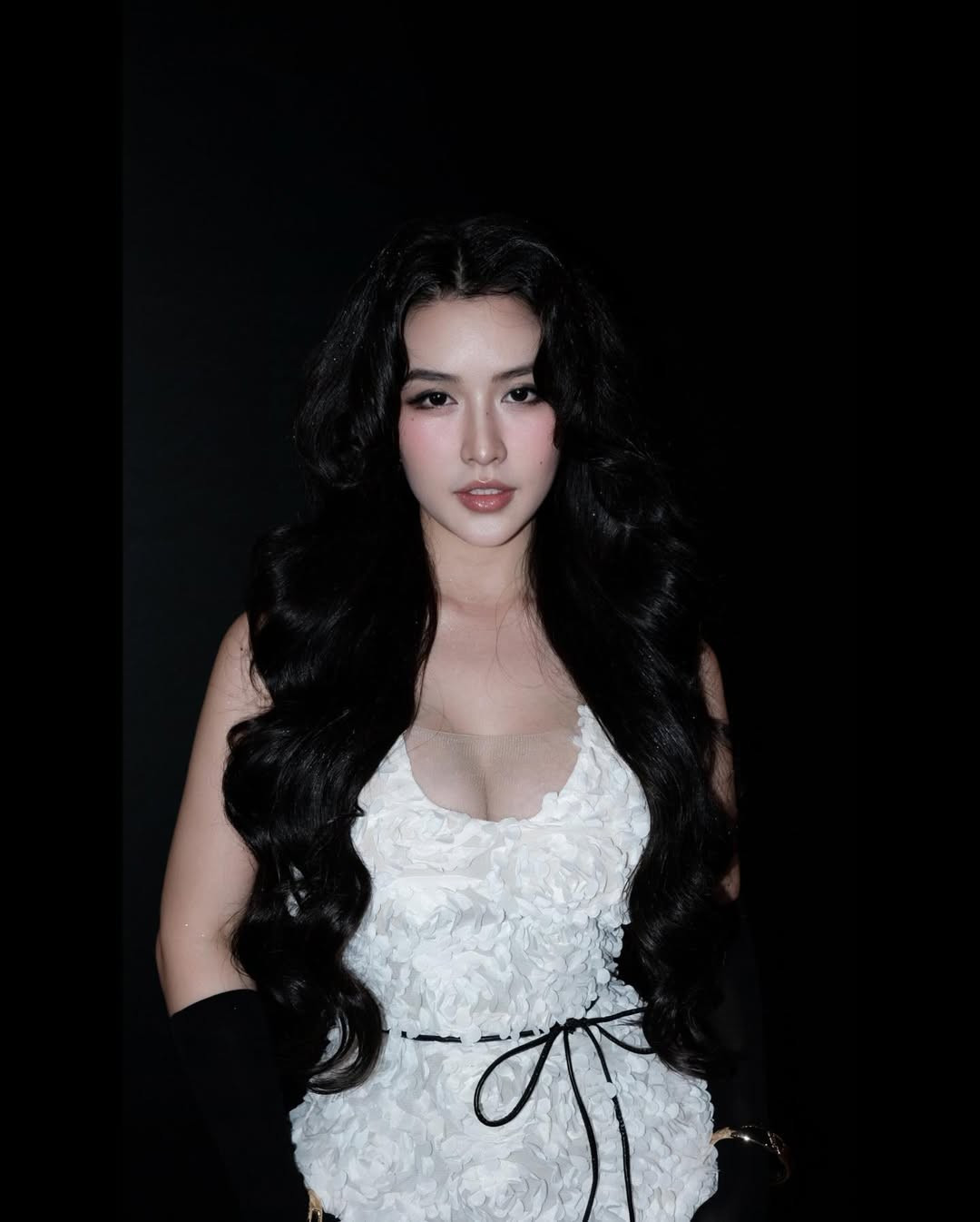 Sở hữu ngoại hình xinh đẹp, vóc dáng quyến rũ, cô nàng được mệnh danh "mỹ nhân sexy". (Ảnh: IGNV)