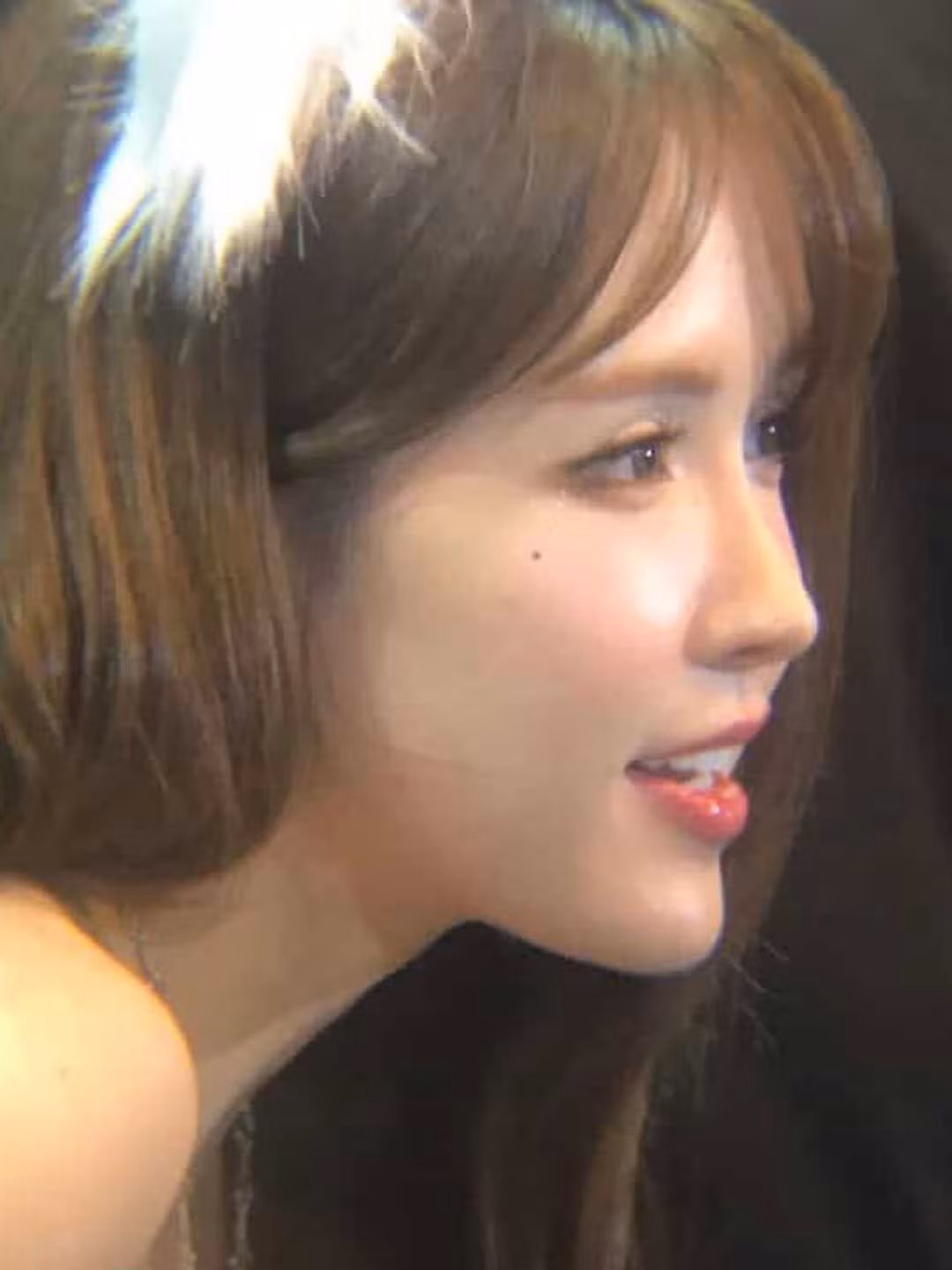 Ở những góc hình cận cảnh hay cam thường, Thiều Bảo Trâm vẫn chứng minh được vị thế “nữ thần visual” của Vbiz.