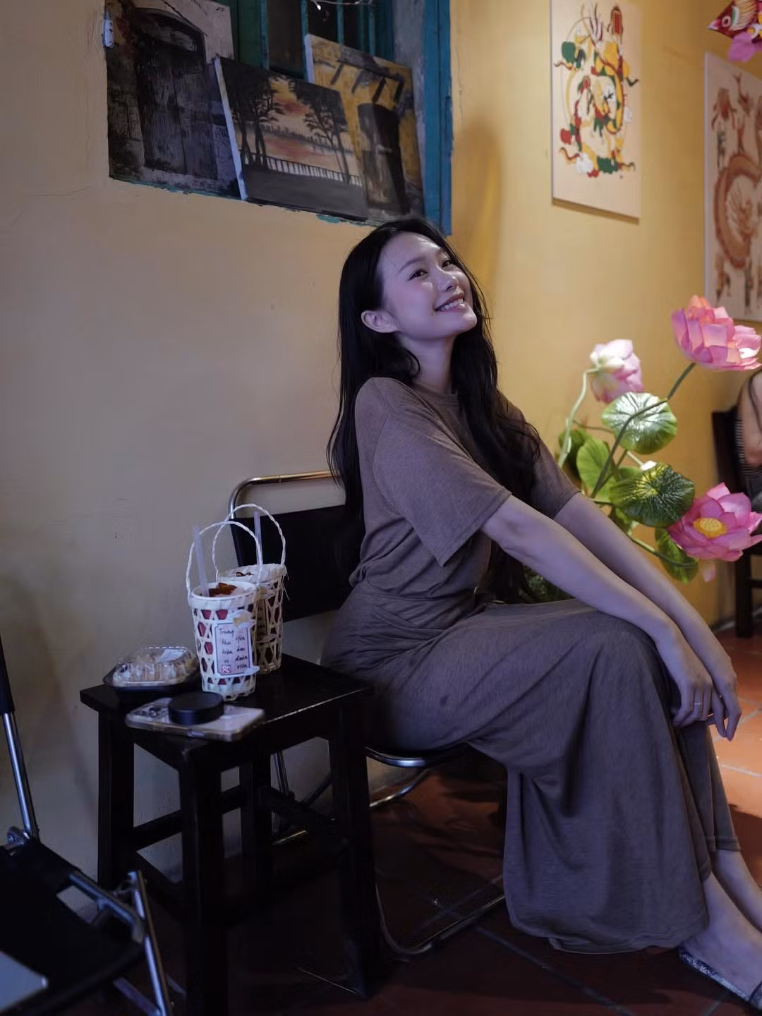 Đây cũng là phong cách quen thuộc của Doãn Hải My trong những hình ảnh đời thường, cô nàng thường uu tiên sự thanh lịch và tinh tế, tránh xa sự rườm rà. (Ảnh: IGNV)