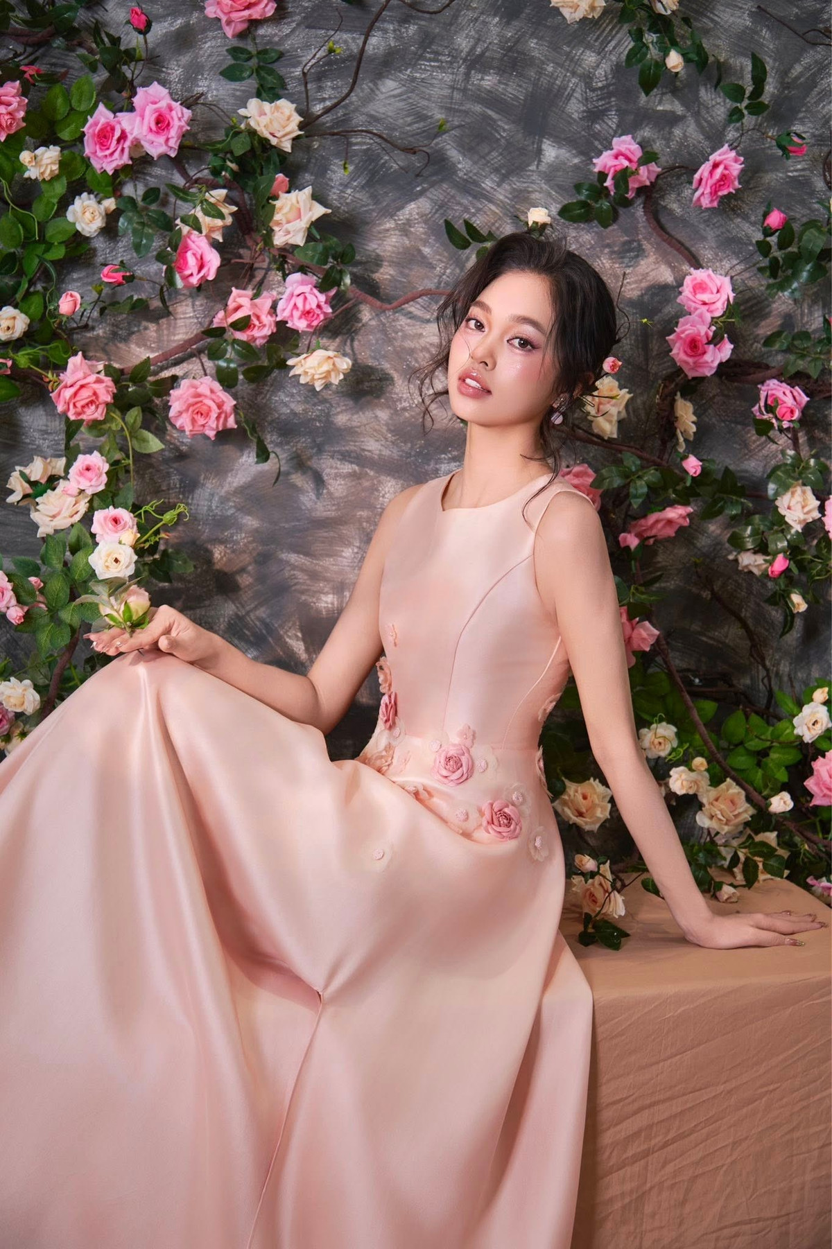 Trước khi đạt ngôi vị Hoa khôi Hà Nội 2023, người đẹp dân tộc Mường từng lọt Top 5 Hoa hậu Các Dân tộc Việt Nam năm 2022. (Ảnh: FBNV)