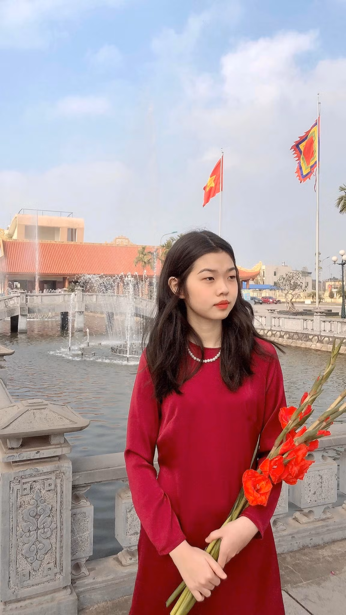 Trước đó, cô nàng từng khiến nhiều người phải thán phục khi sửa nhà cho bố mẹ ở tuổi 24, sau 2 năm làm Tiktok. (Ảnh: FBNV)