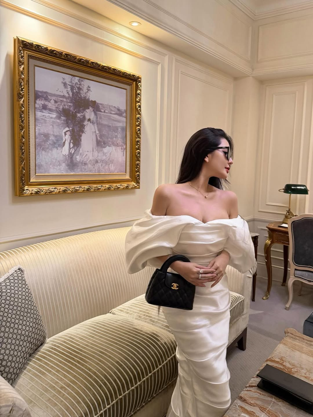 Dù ở góc chụp nghiêng hay trực diện, Võ Ngọc Trân vẫn khẳng định phong độ nhan sắc đỉnh cao. (Ảnh: IGNV)