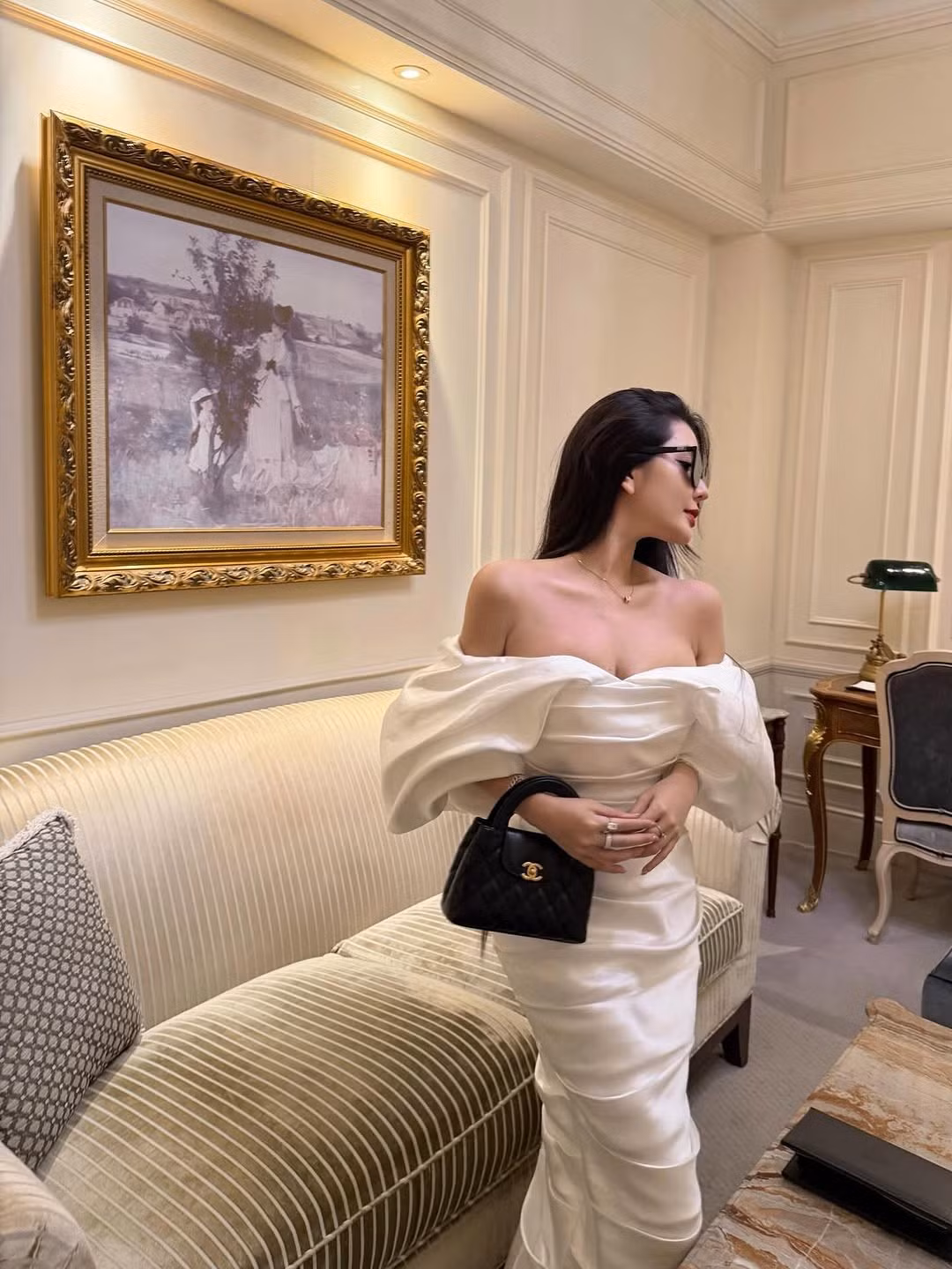 Dù ở góc chụp nghiêng hay trực diện, Võ Ngọc Trân vẫn khẳng định phong độ nhan sắc đỉnh cao. (Ảnh: IGNV)