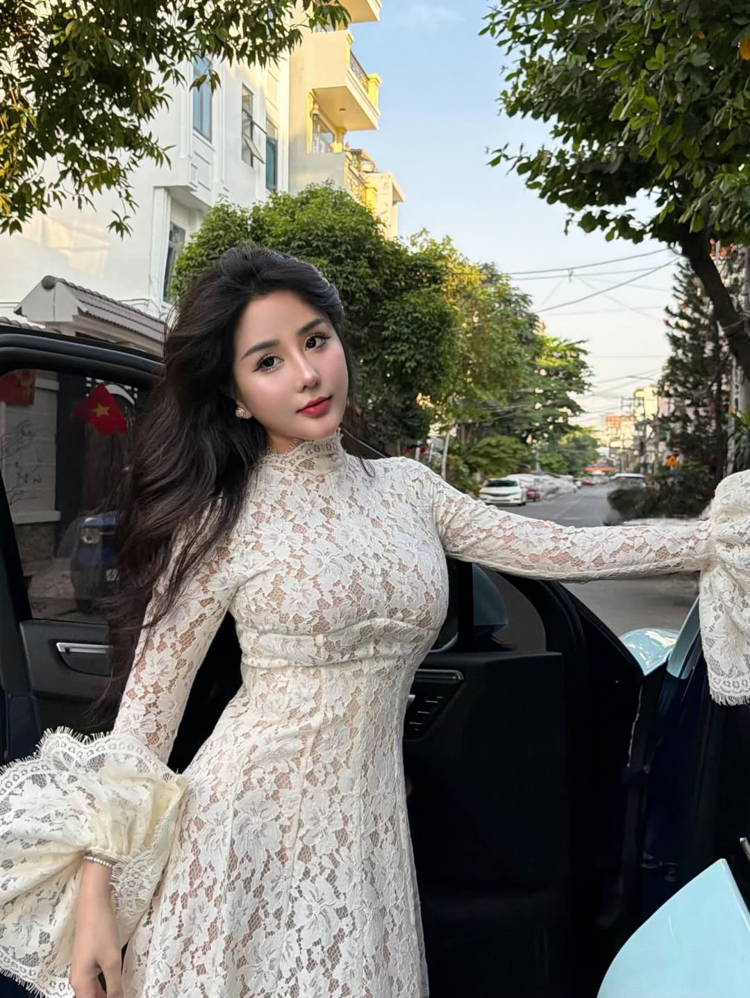 Không chỉ dừng lại ở danh xưng hot girl, Ngọc Trân còn được biết đến là một cô gái tài năng trong lĩnh vực kinh doanh và luôn biết cách làm mới hình ảnh mỗi khi xuất hiện. (Ảnh: IGNV)